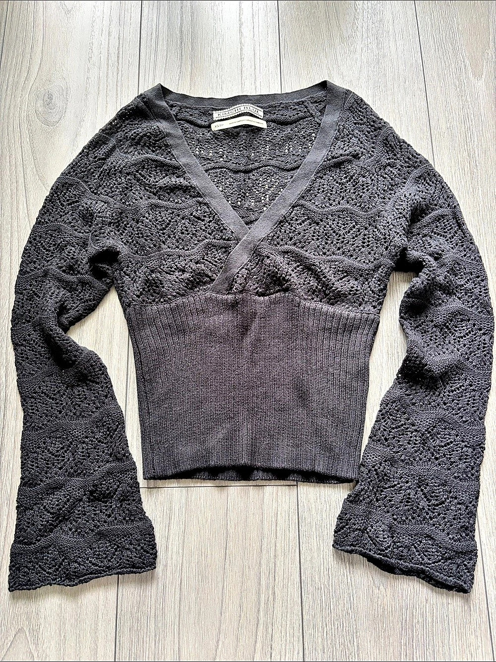 Kimchi Blue Women's V-Neck Knit Bell Sleeve Crochet Sweater XS